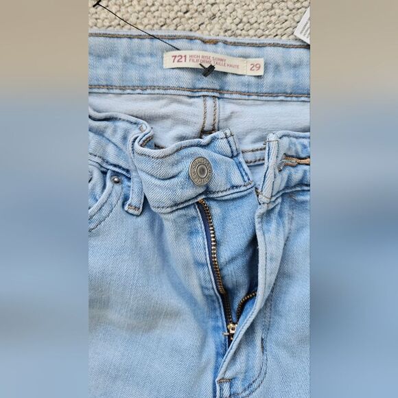 💝Levi's Women's Light Blue Jeans - Picture 2 of 3
